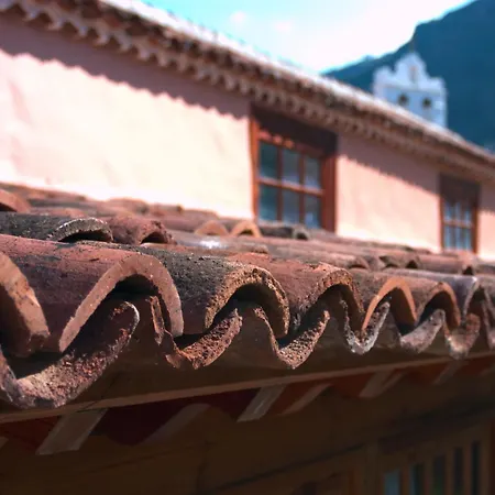 Livvo La Quinta Roja