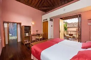 Livvo La Quinta Roja