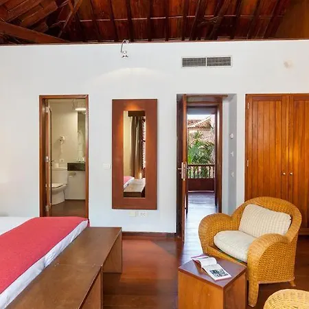 Hotel Livvo La Quinta Roja 4*