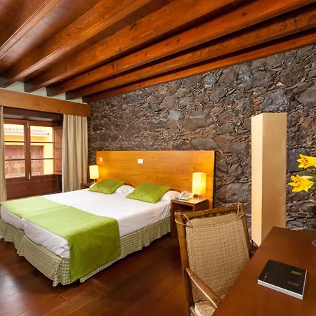 מלון Livvo La Quinta Roja 4*