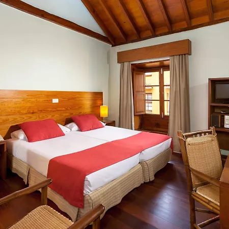 Livvo La Quinta Roja Hotel 4*