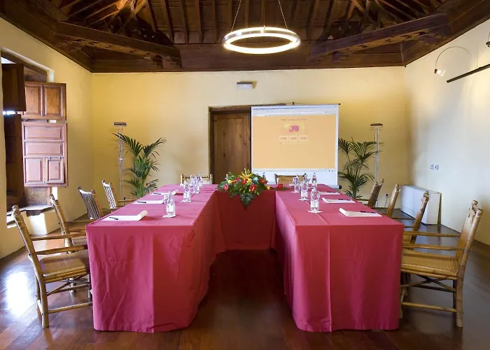 Hotel Livvo La Quinta Roja 4*