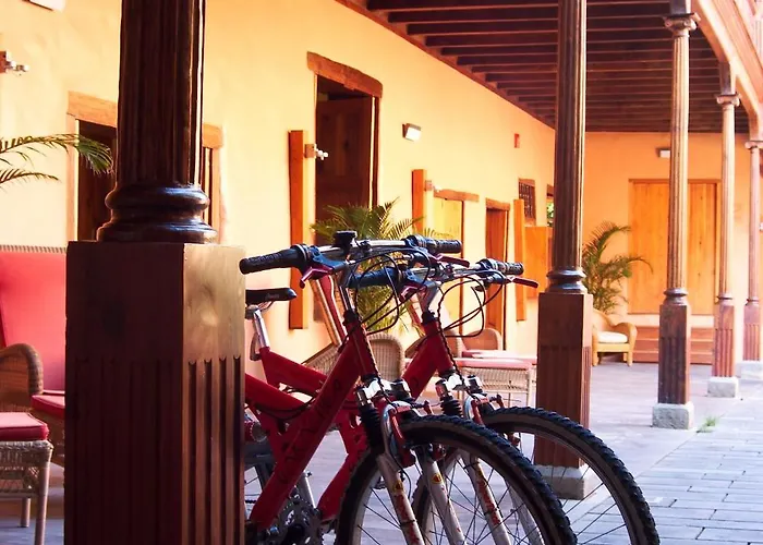 Hotel Livvo La Quinta Roja 4*