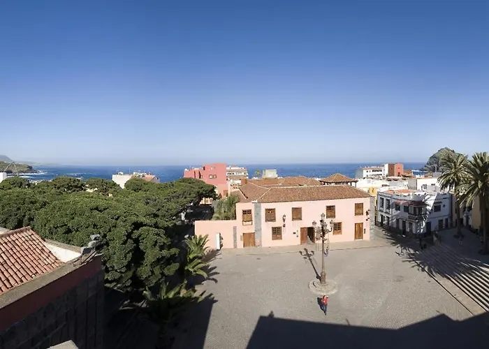 Livvo La Quinta Roja